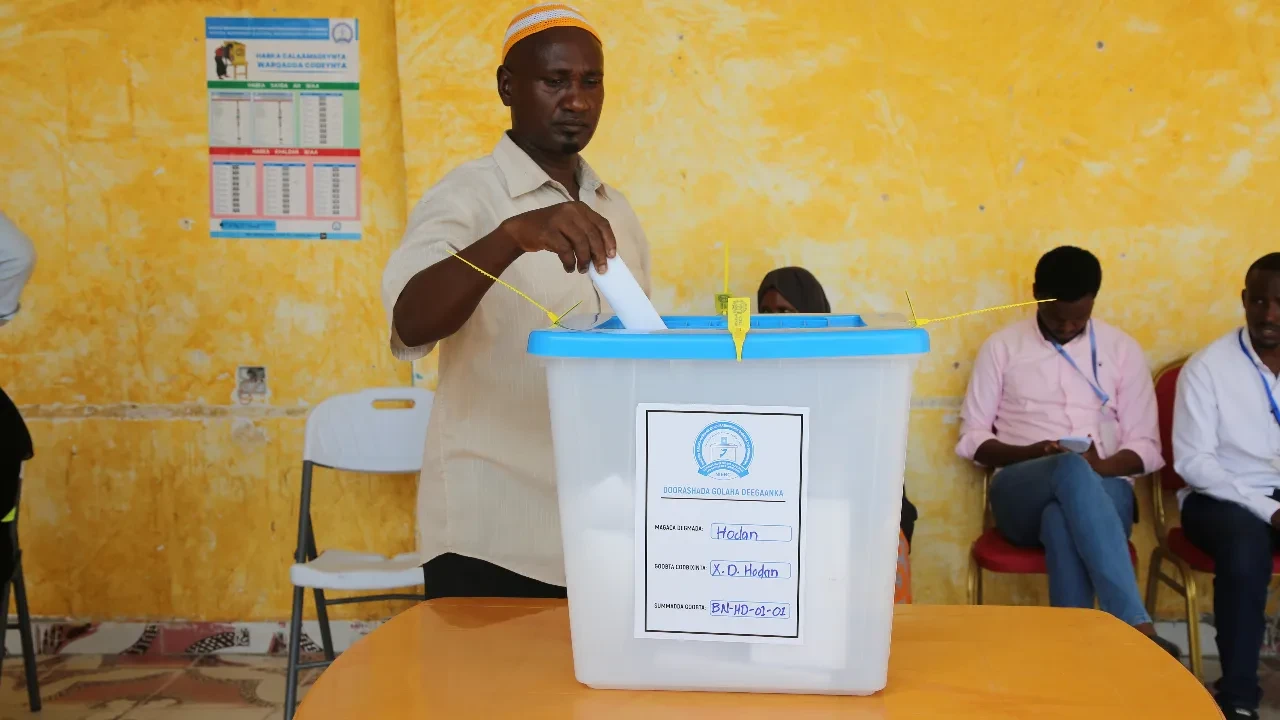 Halk 56 yıl sonra sandık başına yerel seçimler için gitti: Mogadişu'da tarihi an