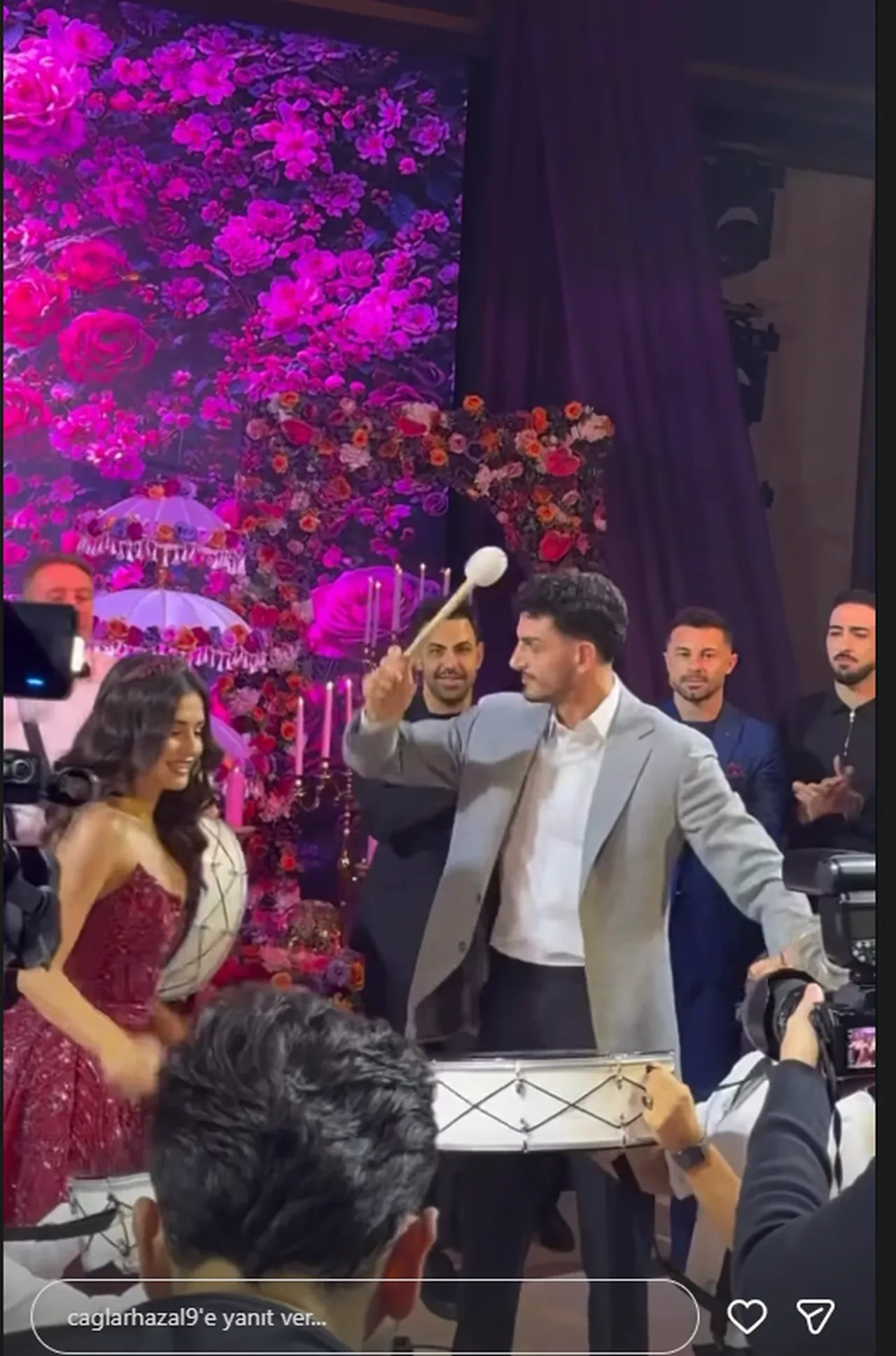 Hazal Çağlar ve Samet Akaydın evleniyor! Kına gecesinden ilk kareler geldi 