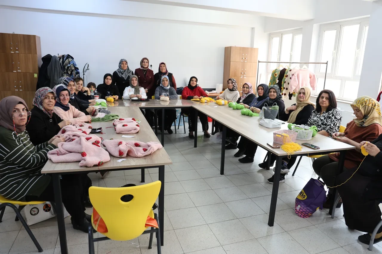 İngiltere'den Elazığ'a sipariş yağıyor! 20 kadın üretiyor: Yoğun talep var