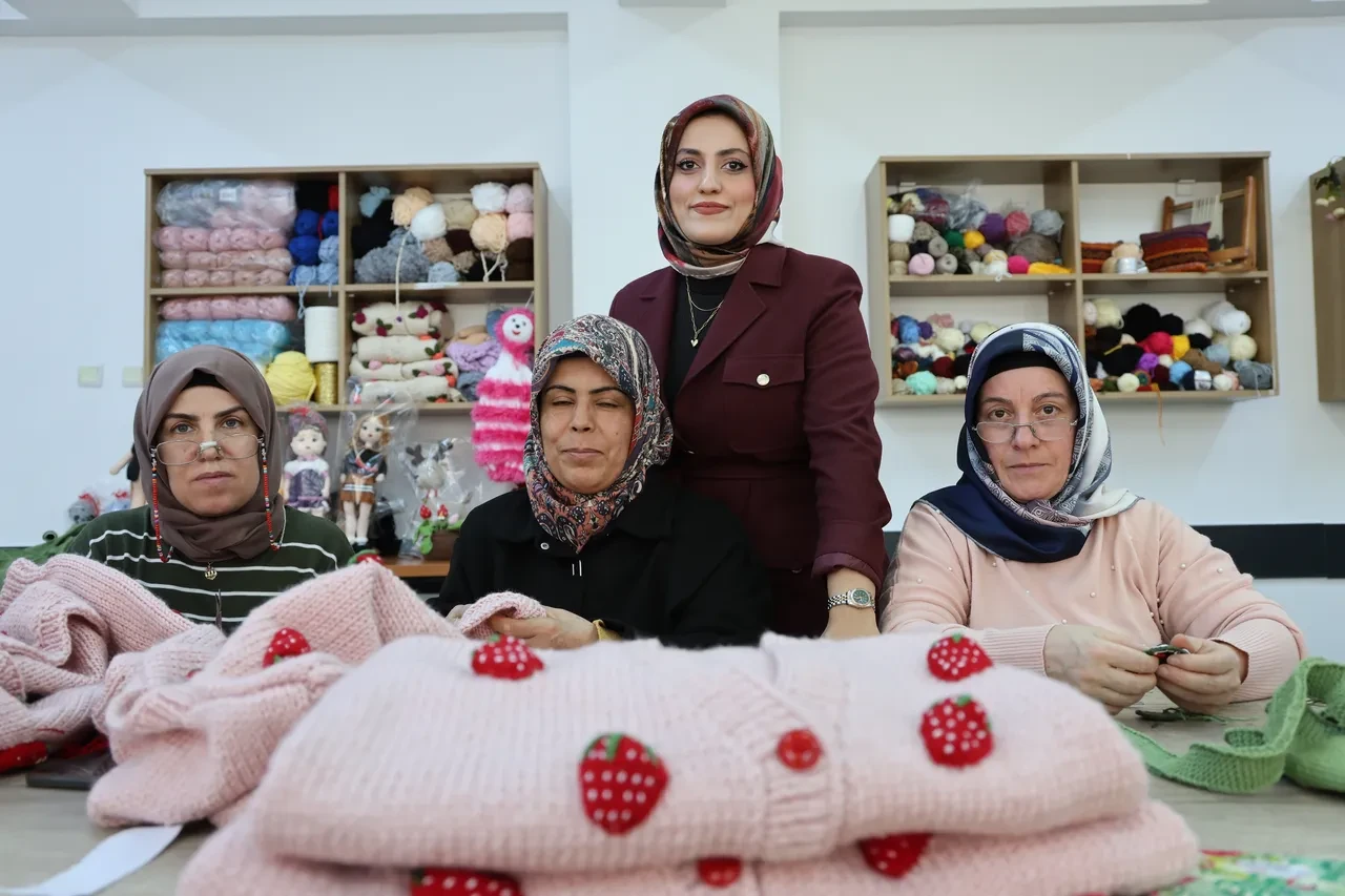 İngiltere'den Elazığ'a sipariş yağıyor! 20 kadın üretiyor: Yoğun talep var