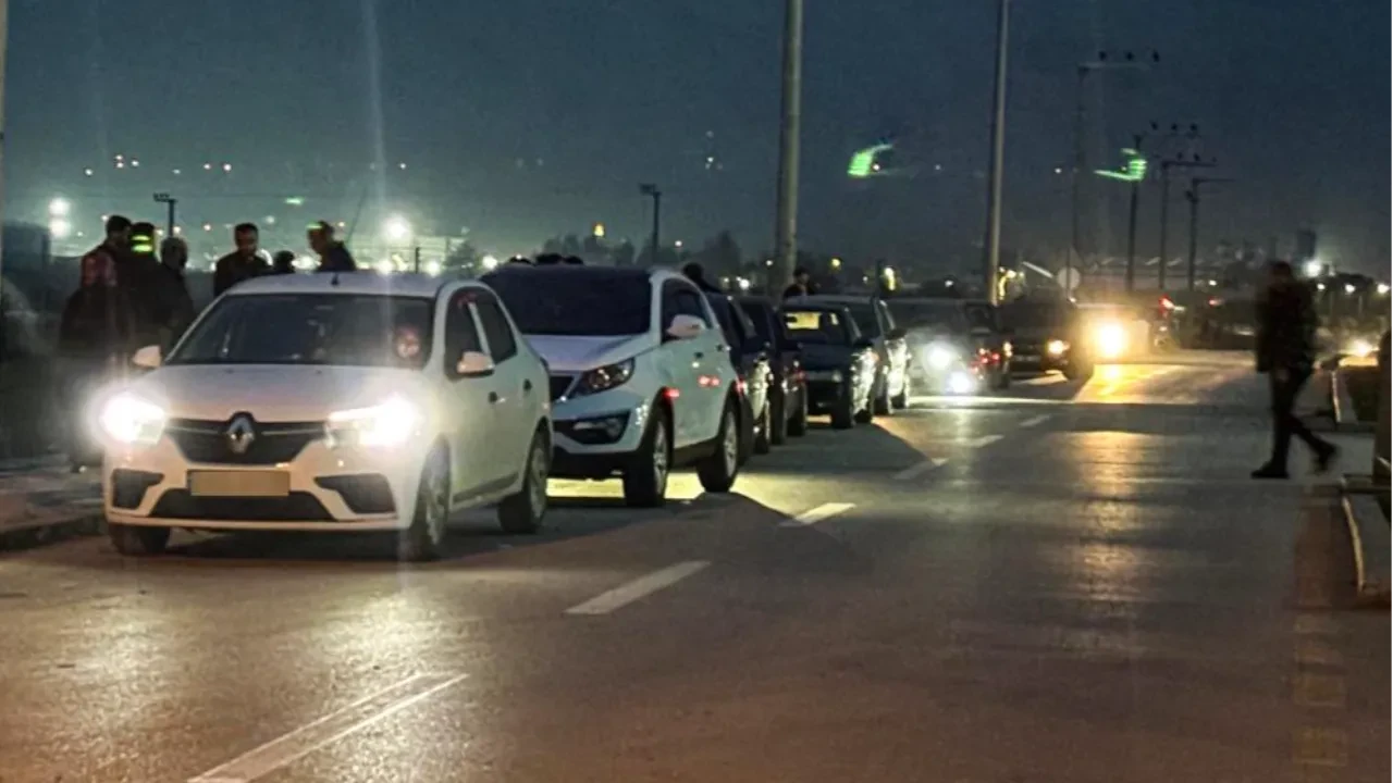 Mahkumların tahliyesi başladı! Cezaevi önünde bekleyen vatandaşın uyarısı olayı özetledi