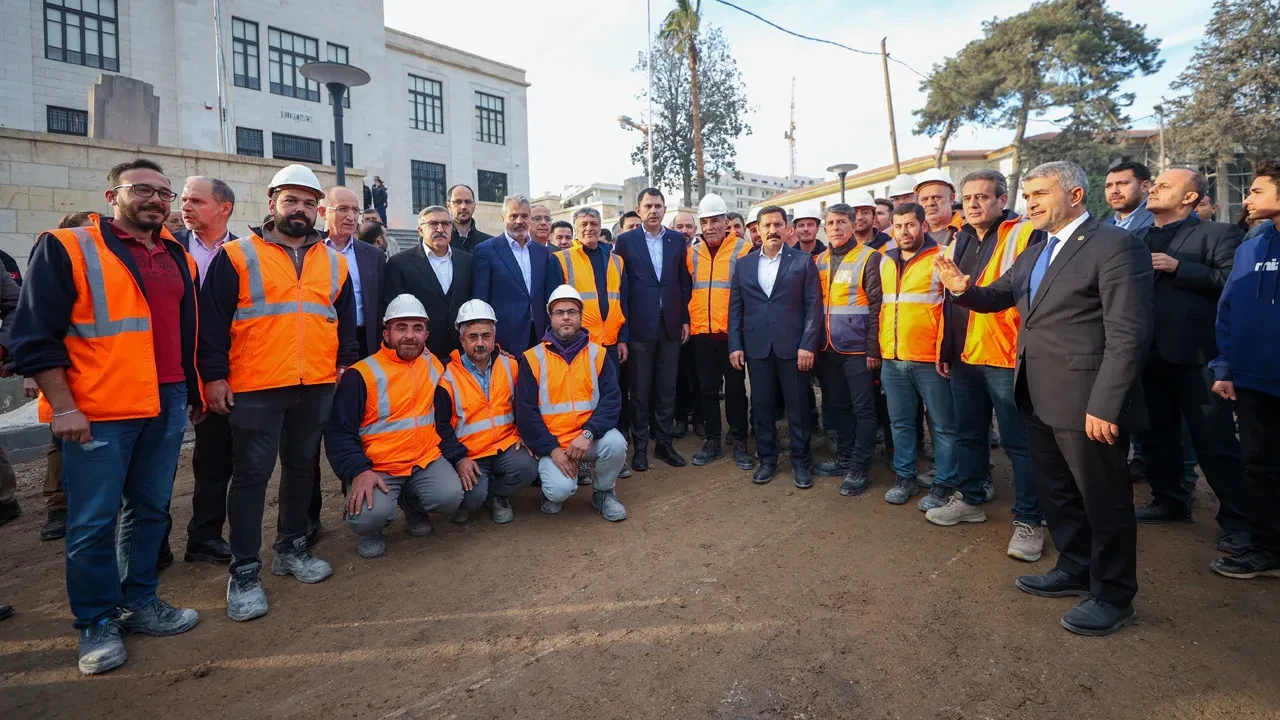 Murat Kurum 500 bin sosyal konut ve kentsel dönüşümde Yarısı Bizden Kampanyası'yla ilgili kararı duyurdu