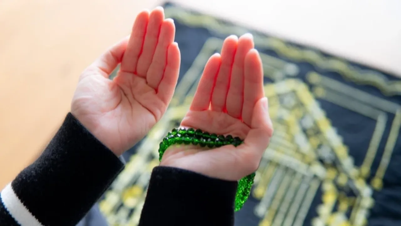 Regaib Kandili nasıl ibadet edilmeli? Regaib Kandili namaz ve duaları 