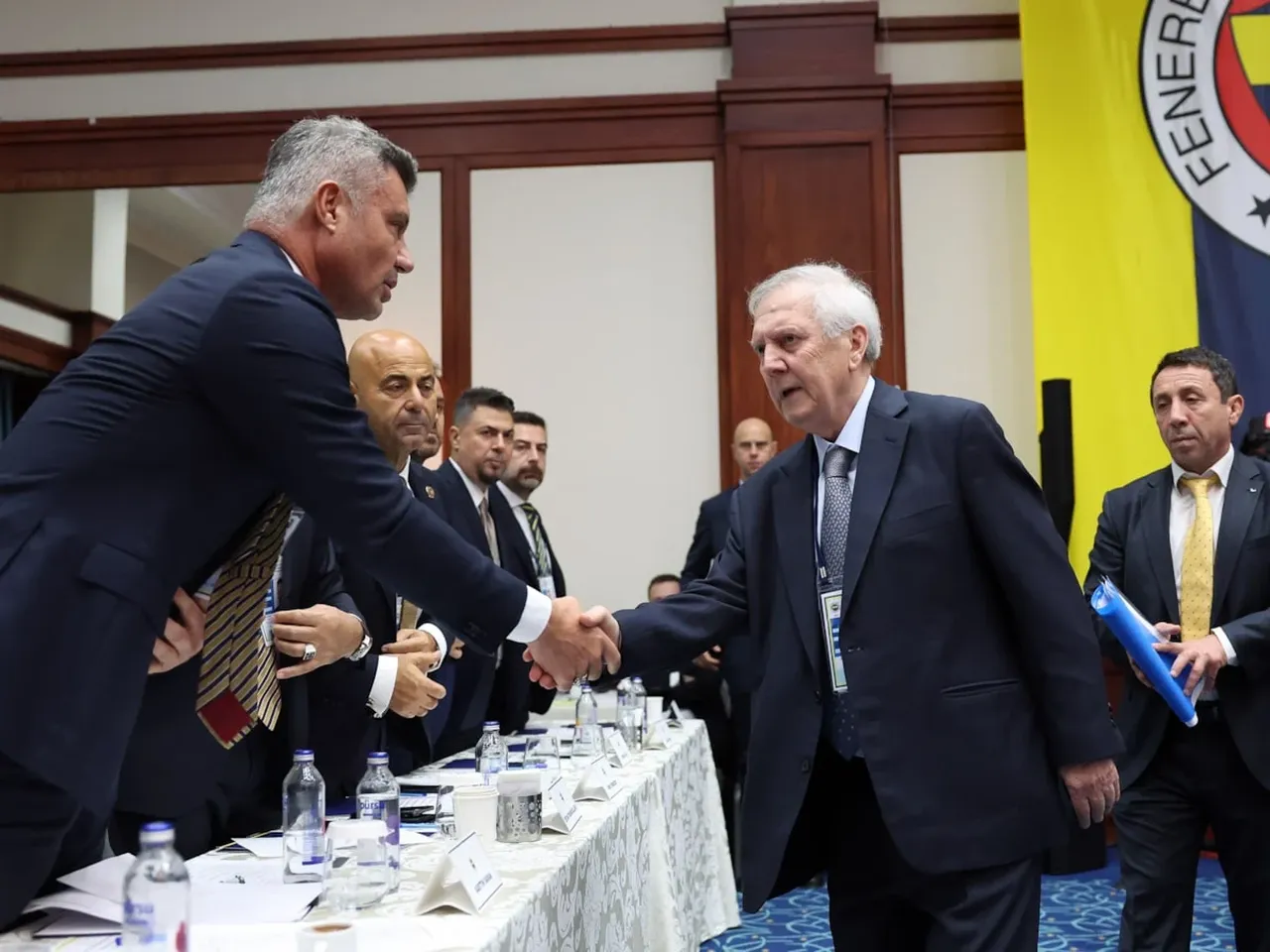 Sadettin Saran istifa edecek iddiası! Fenerbahçe Başkanlığına 2 isim aday