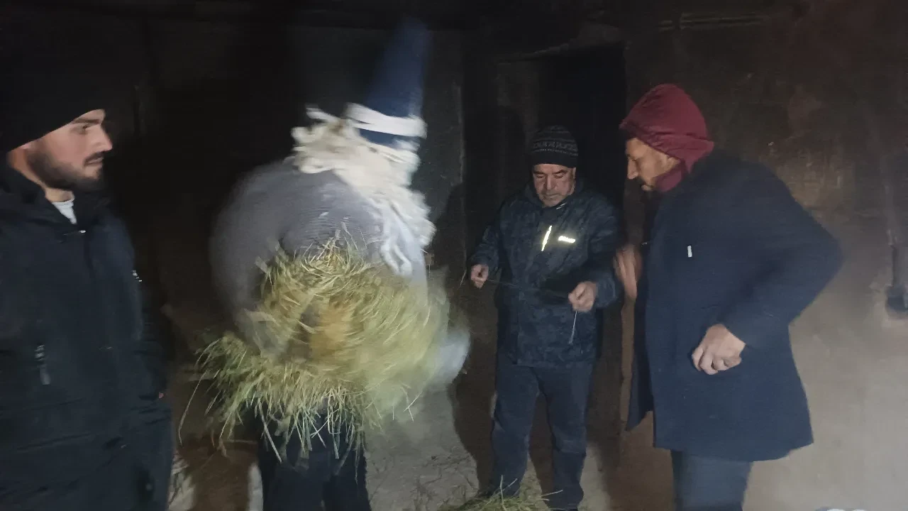 Van'da köylülerin kış eğlencesi 'köse-gelin' geleneği yaşatılıyor!