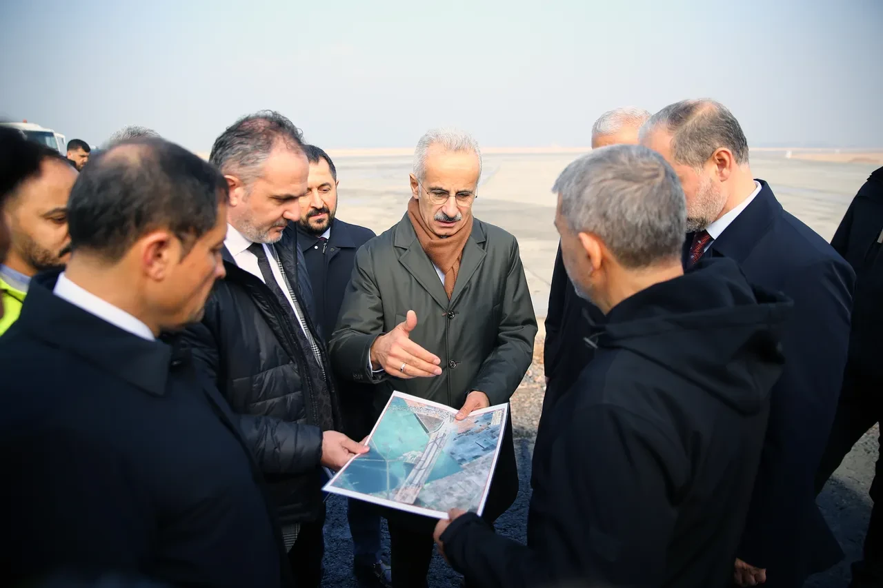 Bakan Uraloğlu duyurdu: Yeni havalimanı için tarih belli oldu