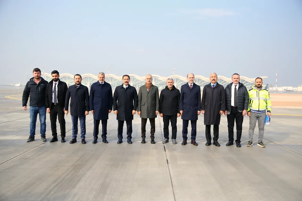 Bakan Uraloğlu duyurdu: Yeni havalimanı için tarih belli oldu