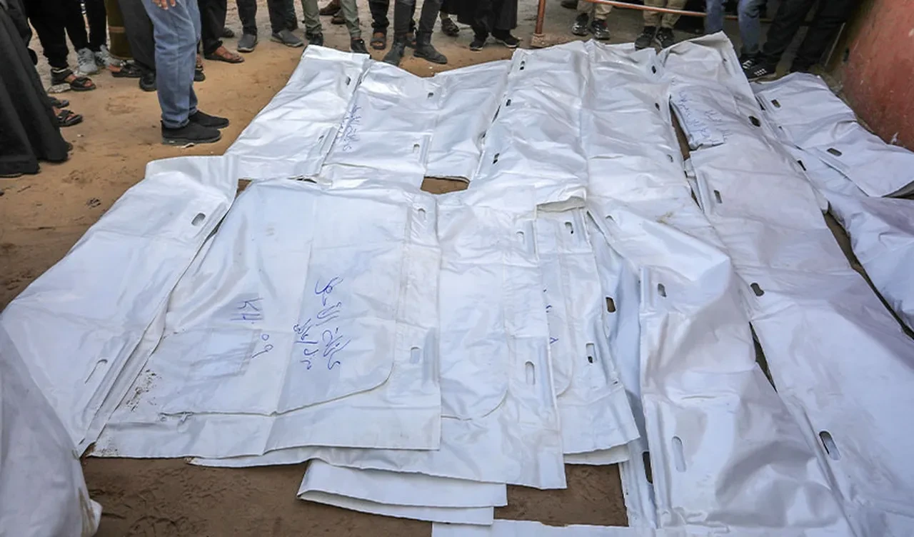 Gazze'de enkazın sessiz çığlığı! İsrail 2 yıl önce katletti: Bir evden ailenin 25 üyesinin cenazesi çıktı