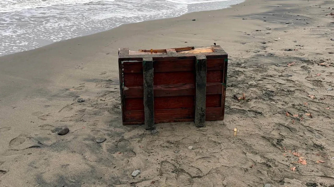 Samsun'da esrarengiz olay! Sahilde bulundu, üzerinde Rusça yazılar var