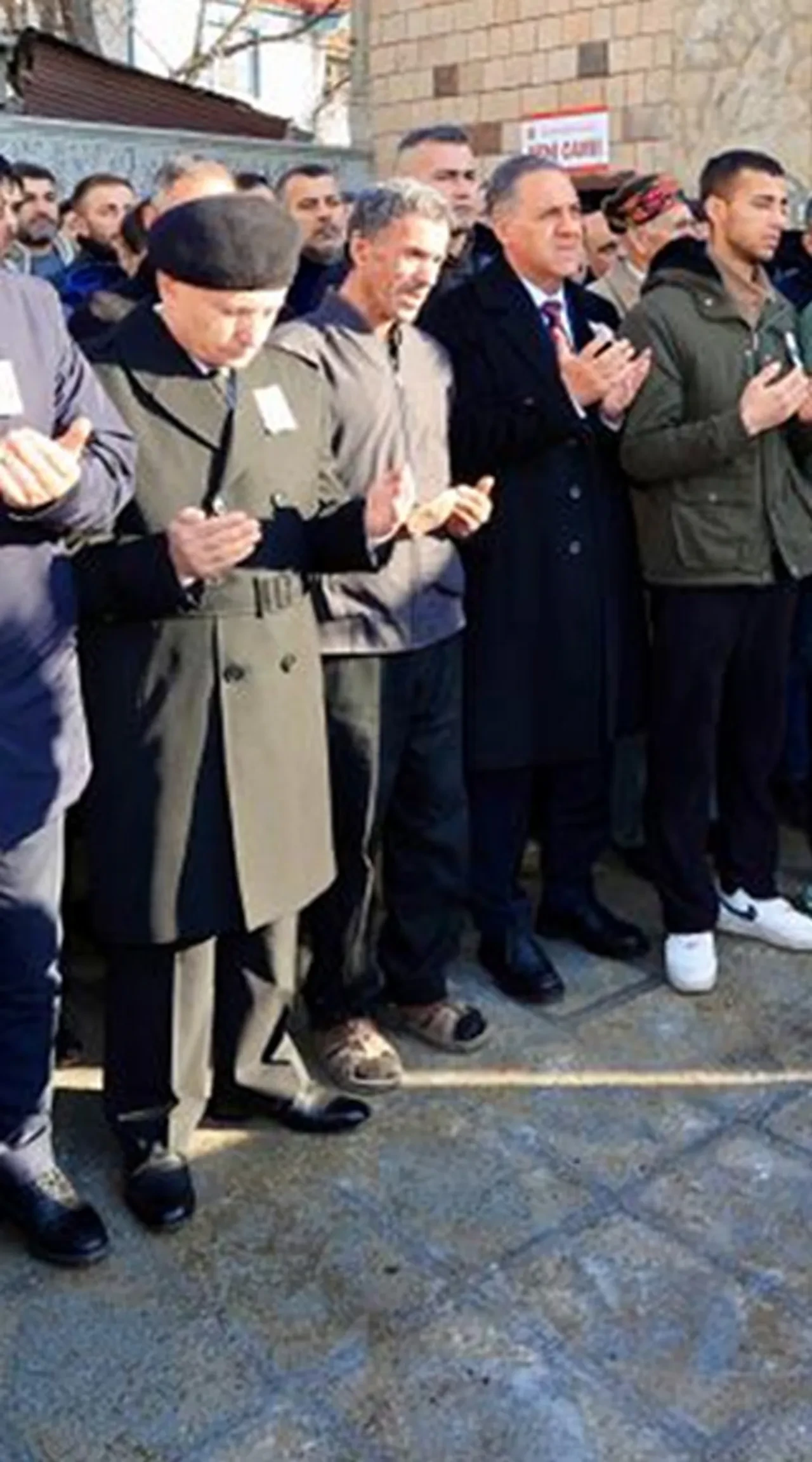 Şehit Uzman Çavuş Taner Arı ebediyete uğurlandı! Cenazedeki detay yürek yaktı