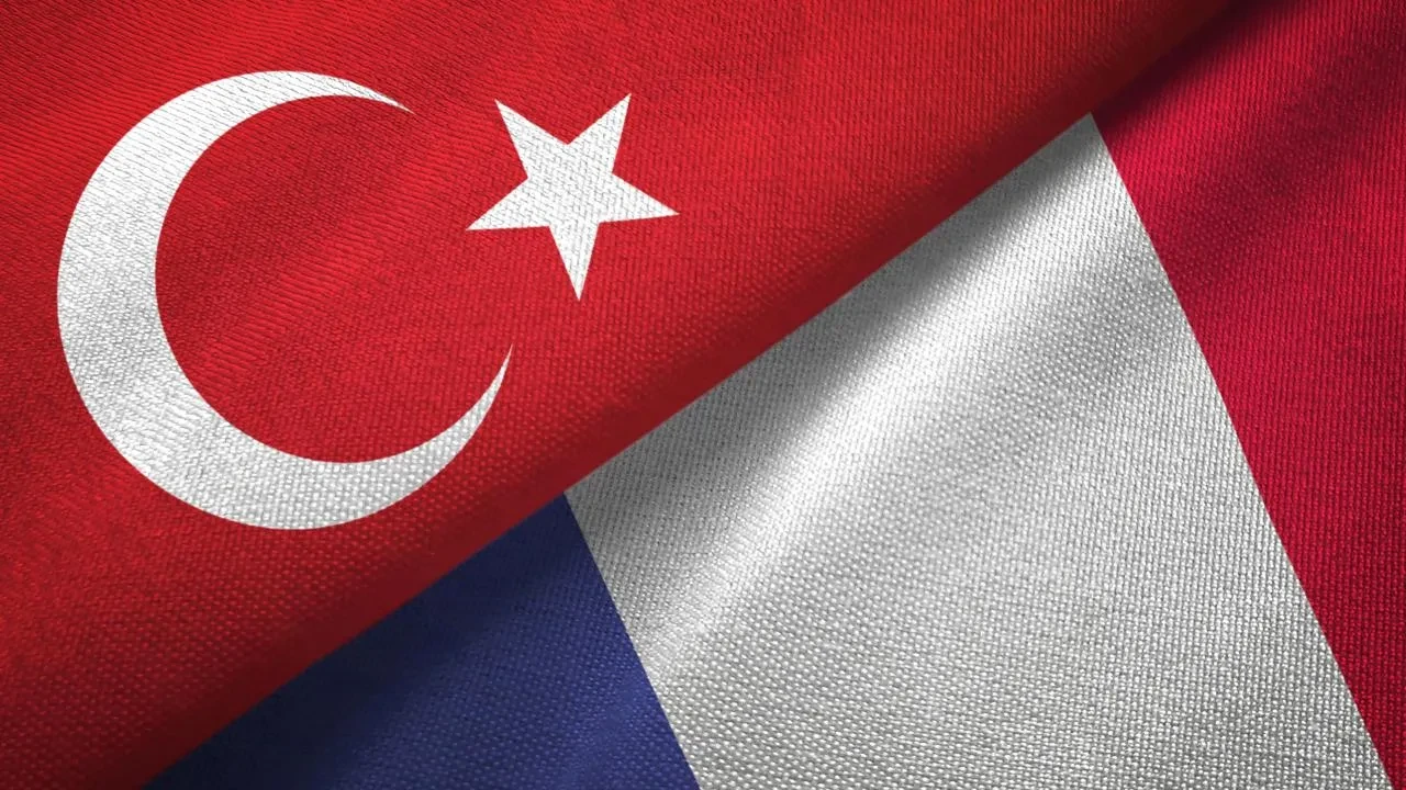 Türkiye-Fransa bayrakları