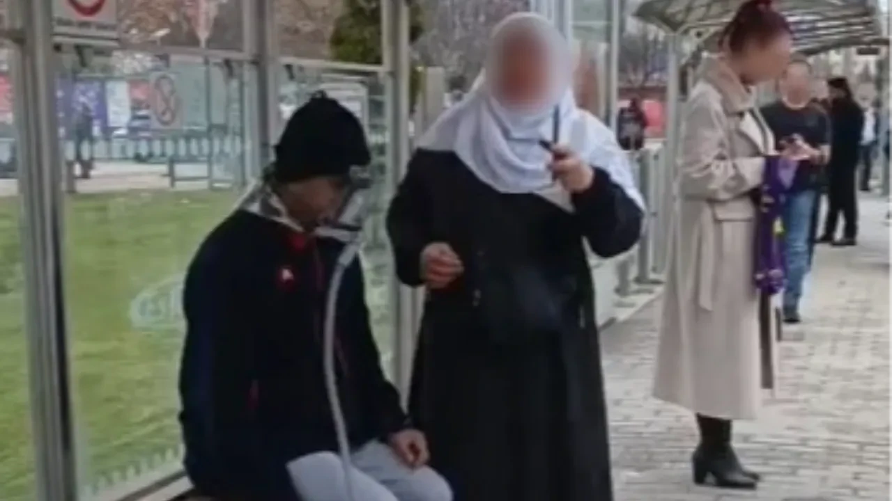 Vatandaşın, yalan söyleyerek dilendiği iddia edilen kadınla ilginç tartışması kamerada!