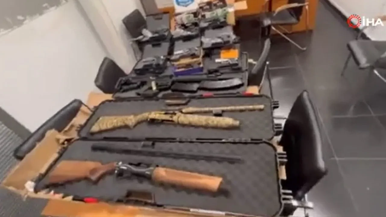 Büyük çaplı silah kaçakçılığına darbe! Türkiye’den Kuzey Makedonya’ya gidiyordu, Bulgaristan'da yakalandı