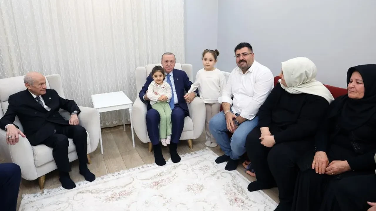 Cumhurbaşkanı Erdoğan ve Devlet Bahçeli'den Hatay'da sürpriz ziyaret: Ailenin hayali böyle gerçekleşti