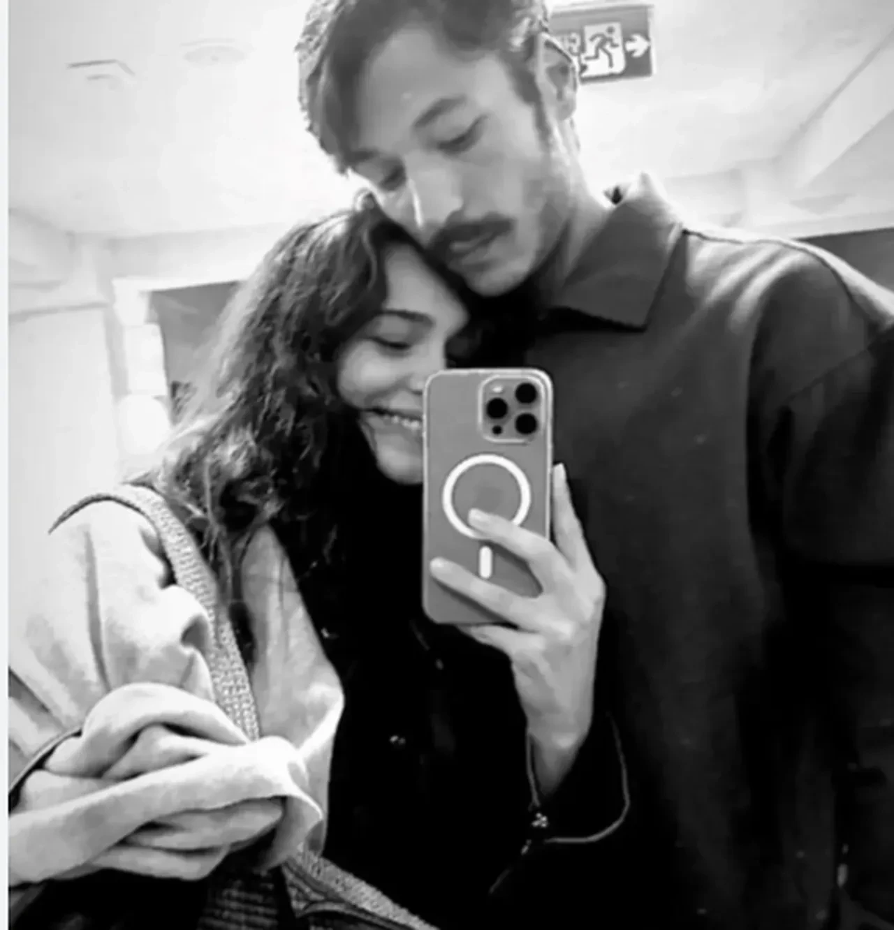 Ebru Gündeş'ten Serdar Ortaç'a zeytin dalı