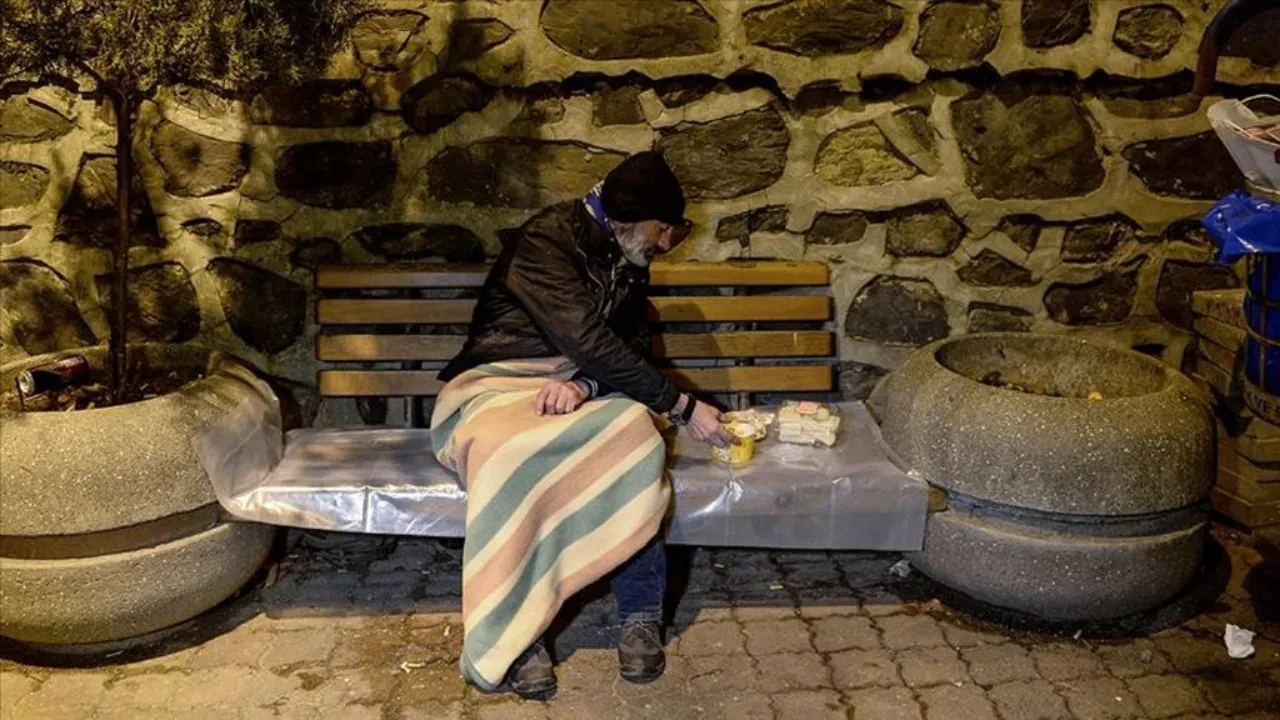 İstanbul Valisi 'Dikkat' diyerek uyardı: Şu anda hava sıcaklığı 4 derece!