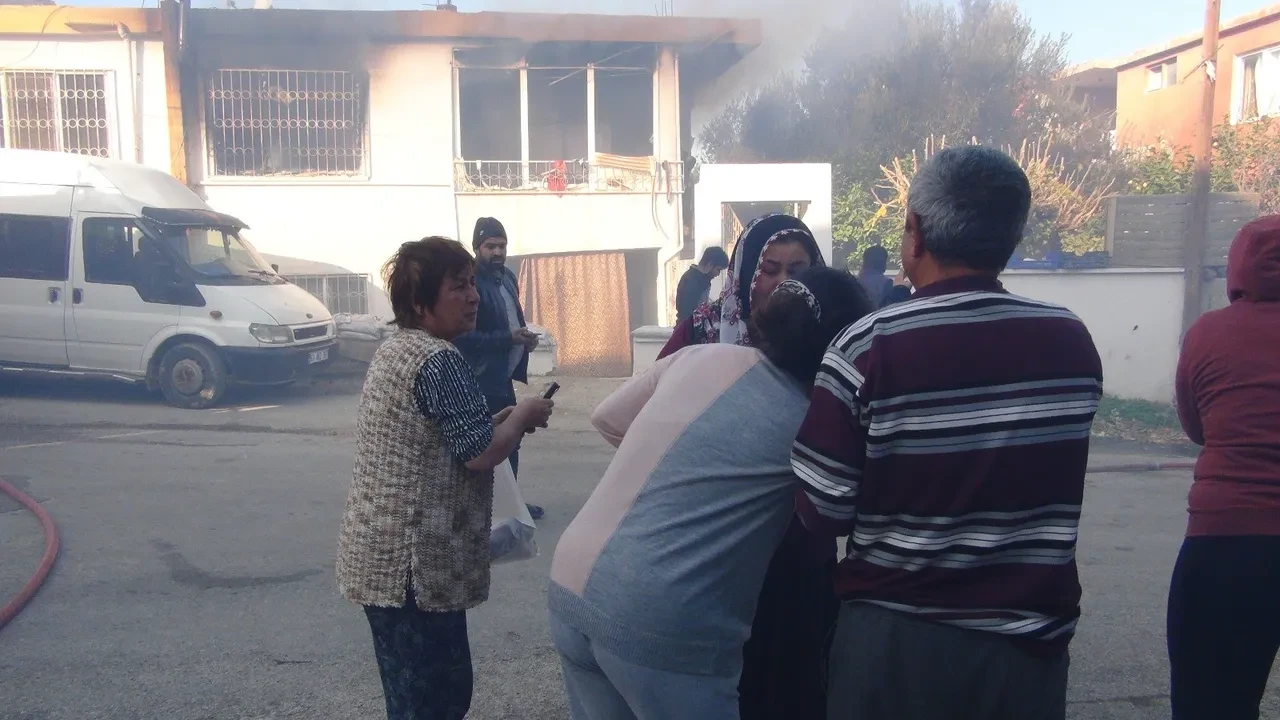 Mersin'de acı olay! Anne markete gitti, 2 çocuk çıkan yangında can verdi 