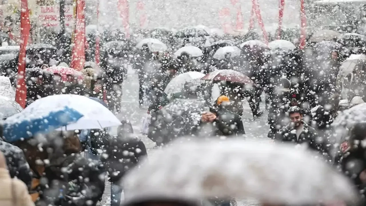 Meteoroloji 38 kent için alarm verdi! Kar yağışı ve dondurucu soğuk geliyor: İzlanda ve Rusya soğukları Türkiye'yi esir alacak