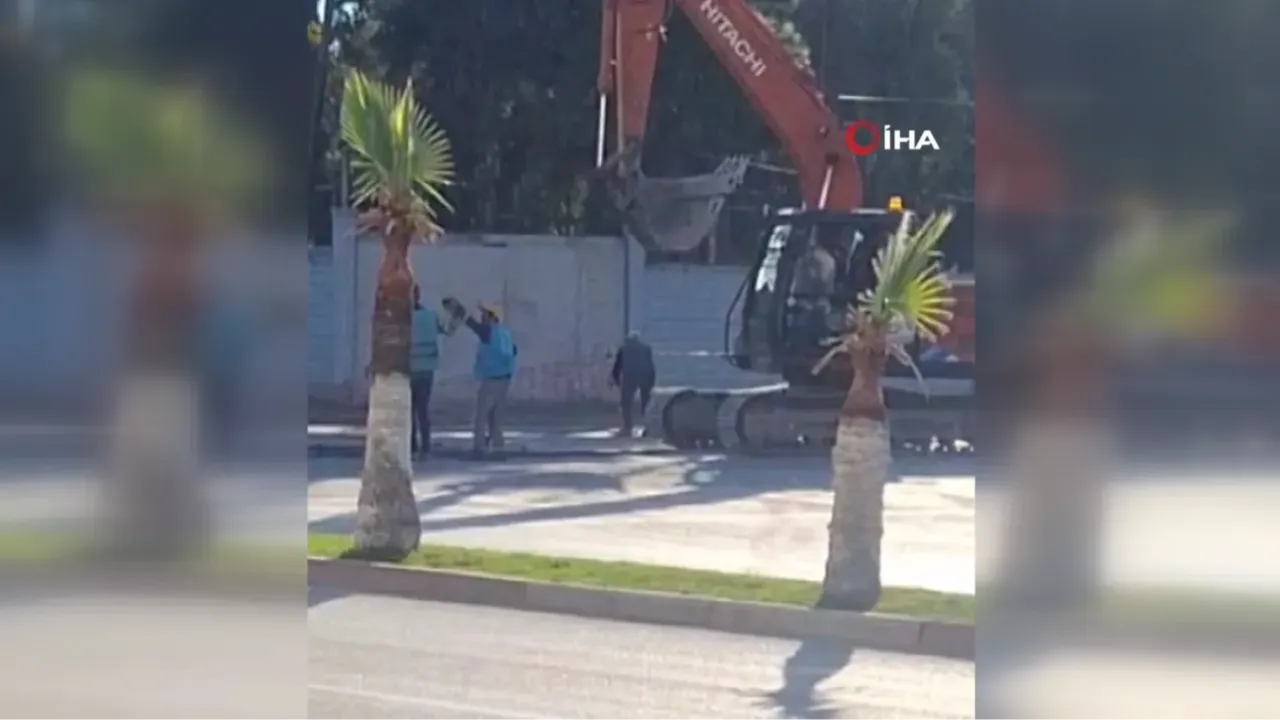 Soğuk havada ısınmak için kürekle halay çeken işçiler kamerada!