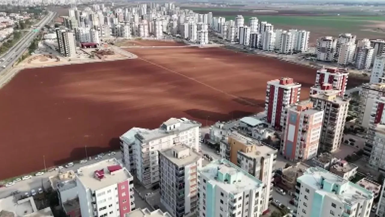 Adana'da çağa hayırlı direniş! Apartmanların ortasında tarım yapıyor: Tepkiler hayli şaşırtıcı