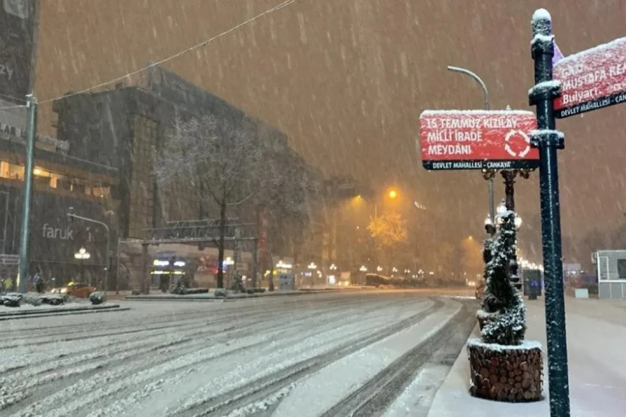 Ankara'da yarın okullar tatil mi, var mı? 29 Aralık Pazartesi okullarda ders durumu