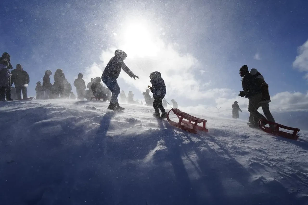 Aralık ayında güneyde denize girdiler kuzeyde kayak yaptılar! 