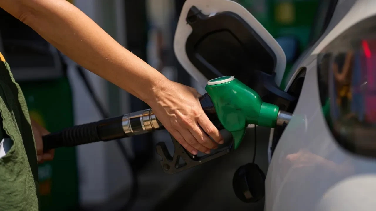 Benzine para yetiştiremeyenlere müjde: Gelecekte arabalara yakıt olmaya aday 5 sıra dışı madde belli oldu