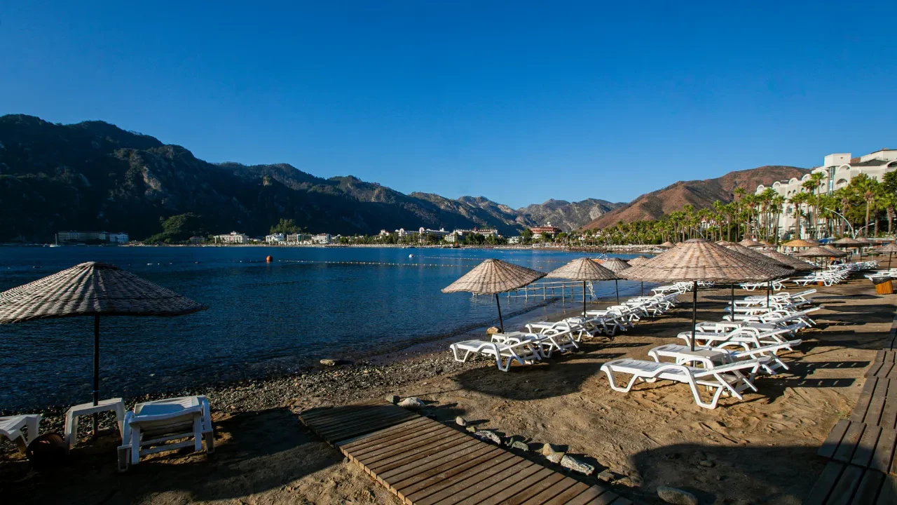 Halk plajlarına rekor ilgi! 3 milyondan fazla vatandaş denizin tadını ücretsiz çıkardı