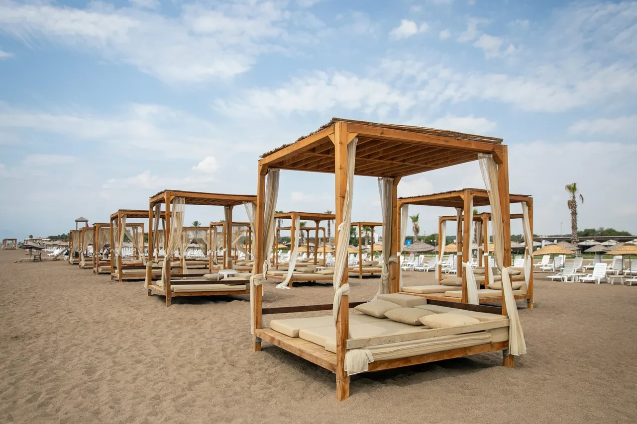 Halk plajlarına rekor ilgi! 3 milyondan fazla vatandaş denizin tadını ücretsiz çıkardı