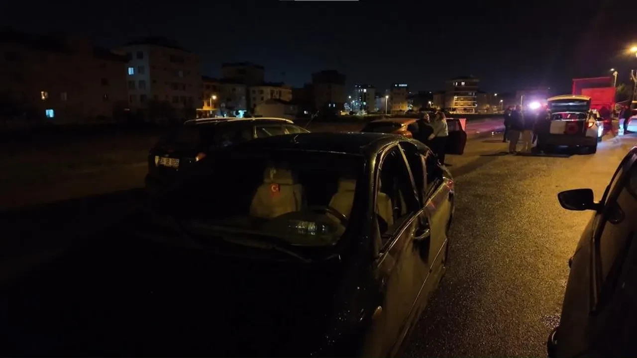 İstanbul'da zincirleme kaza! Alkollü sürücü dehşet saçtı: 4 yaralı