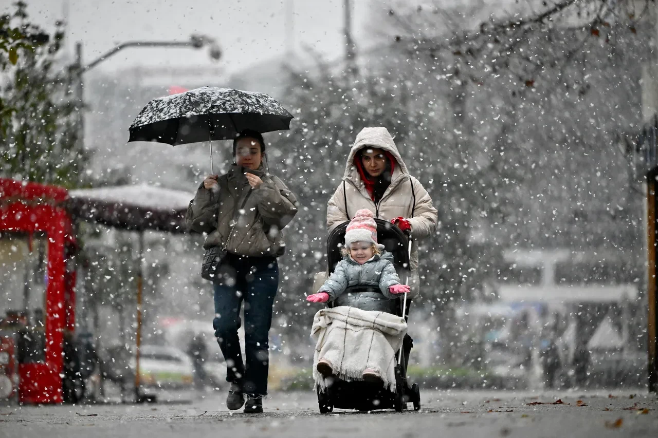 Kutup soğukları donduracak! Meteoroloji sarı ve turuncu kodla uyardı: Daha fazla kar geliyor