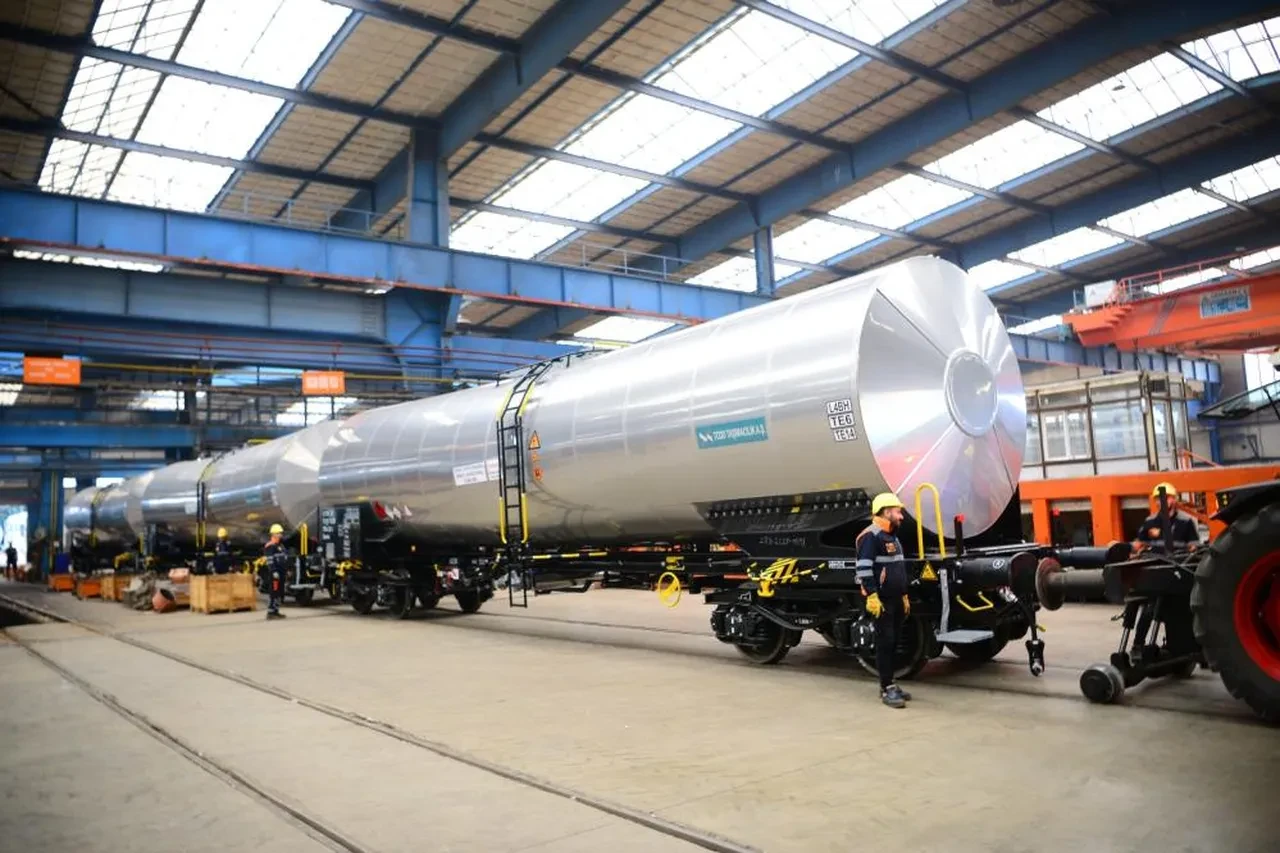 TÜRASAŞ imzalı sarnıç vagonlar orduya teslim edildi: Bakan Uraloğlu'ndan "lojistik güç" vurgusu