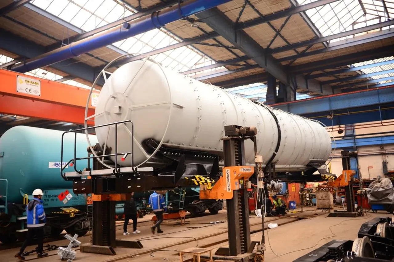 TÜRASAŞ imzalı sarnıç vagonlar orduya teslim edildi: Bakan Uraloğlu'ndan "lojistik güç" vurgusu