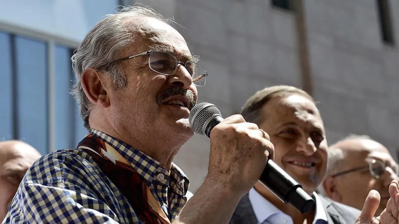 Aktif siyaseti bıraktığını duyurdu! Büyükerşen: Kendimi emekli ettim 