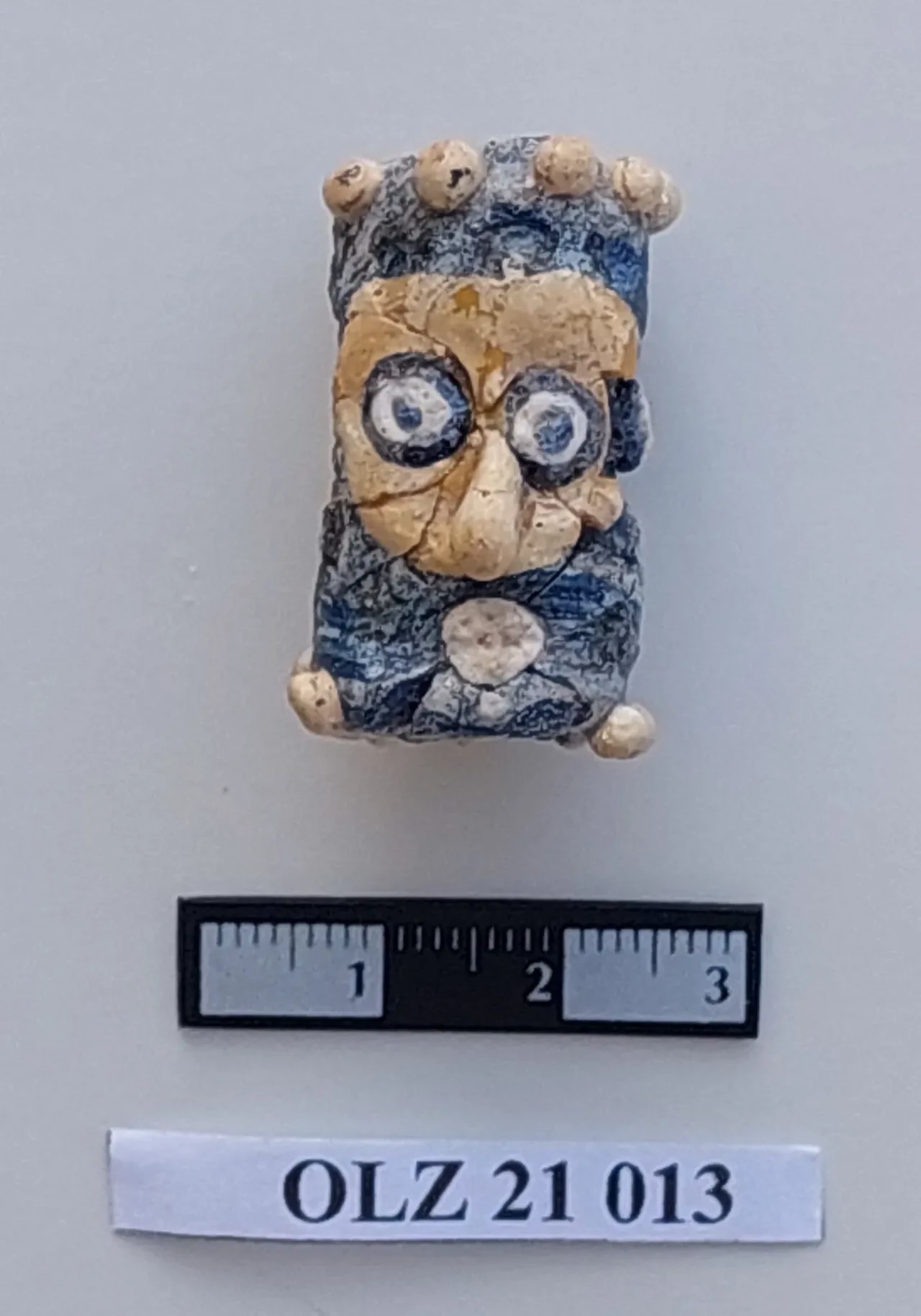 Amasya’da 6.500 yıllık sır çözülüyor! Oluz Höyük kazılarında Fenike kültürüne ait insan başlı cam boncuklar keşfedildi