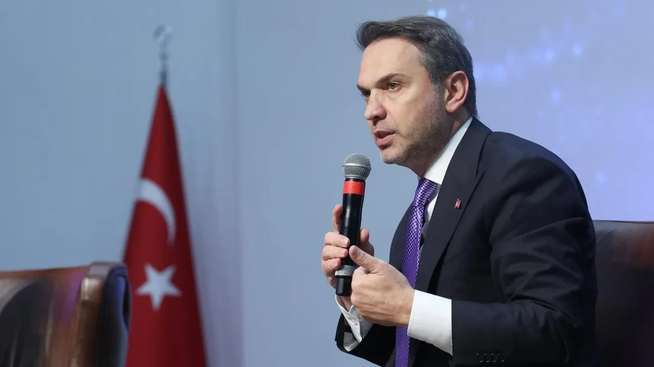 Bakan Bayraktar duyurdu: Karadeniz gazı ikiye katlanıyor, nükleer enerji için gün verildi!