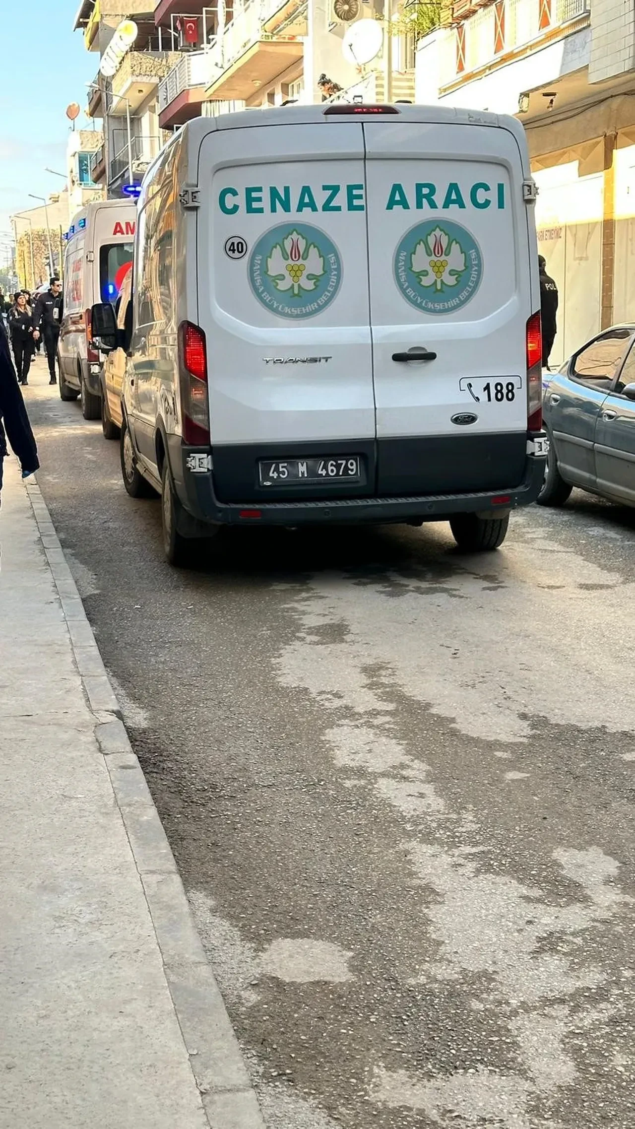 Boşanma aşamasındaki eşini sokak ortasında öldürdü!