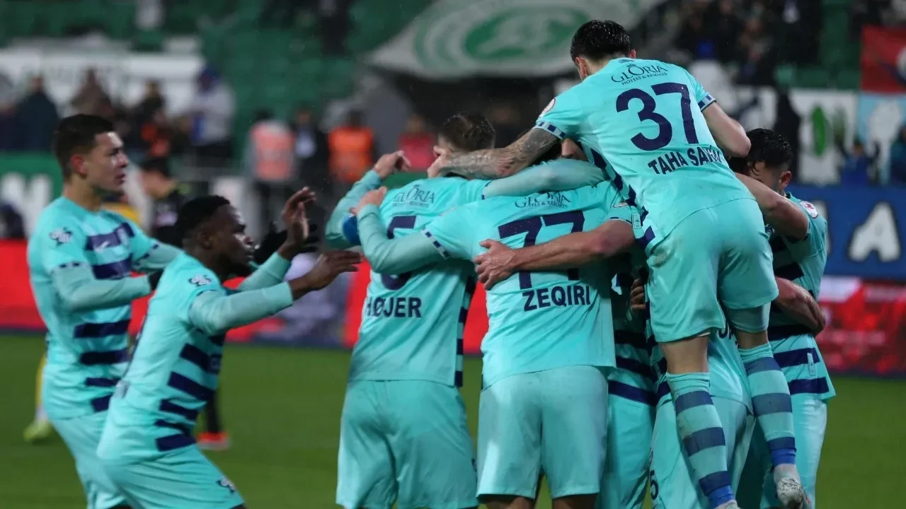 Çaykur Rizespor'da sözleşme feshi: Çek forvetle yollar ayrıldı!