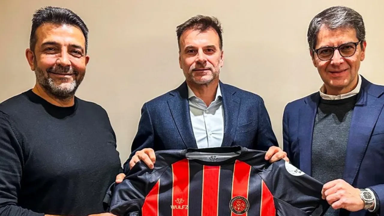 /spor/fatih-karagumrukte-yeni-teknik-direktor-belli-oldu-istanbul-ekibinden-resmi-duyuru-3273568