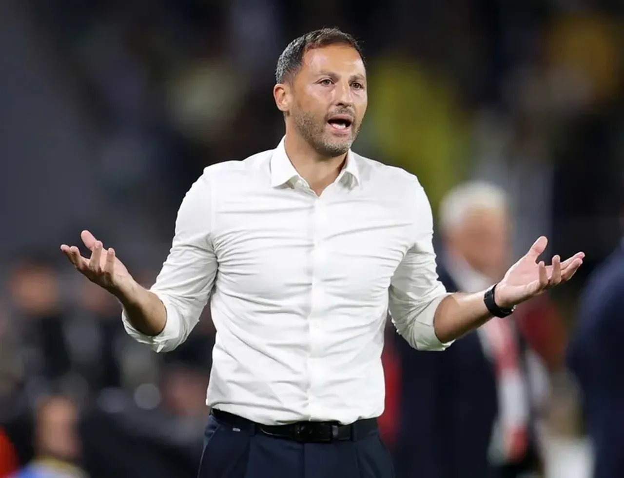 Fenerbahçe’de sol bek operasyonu: Avrupa devleri istiyordu, Kanarya'ya geliyor!