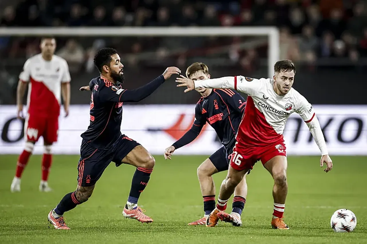 Fenerbahçe’de sol bek operasyonu: Avrupa devleri istiyordu, Kanarya'ya geliyor!