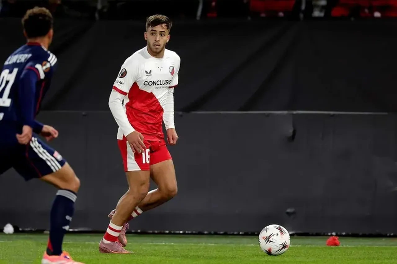 Fenerbahçe’de sol bek operasyonu: Avrupa devleri istiyordu, Kanarya'ya geliyor!