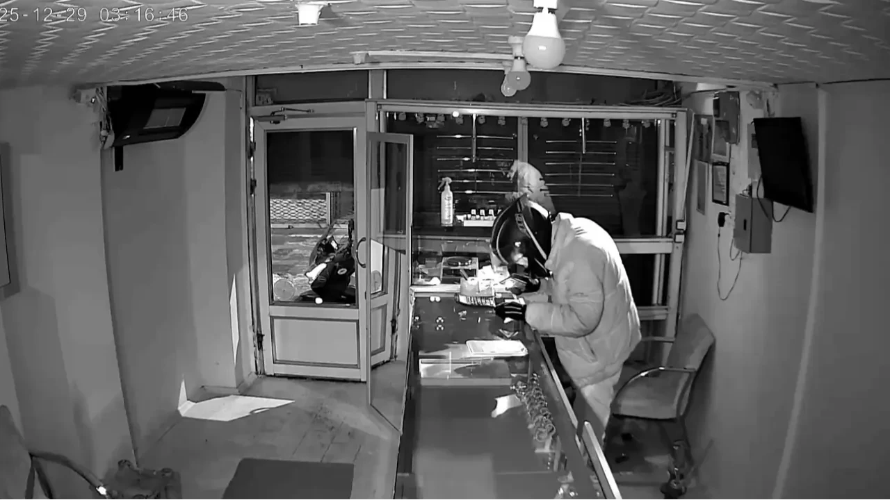 Iğdır'da kuyumcu soygunu: 5-6 kilo altın çalındı