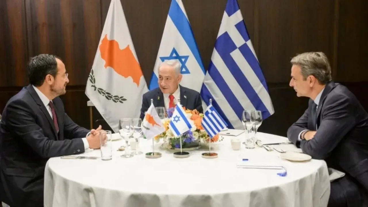 İsrail, Yunanistan ve GKRY'den Doğu Akdeniz hamlesi: 3'lü askeri çalışma için imzayı attılar