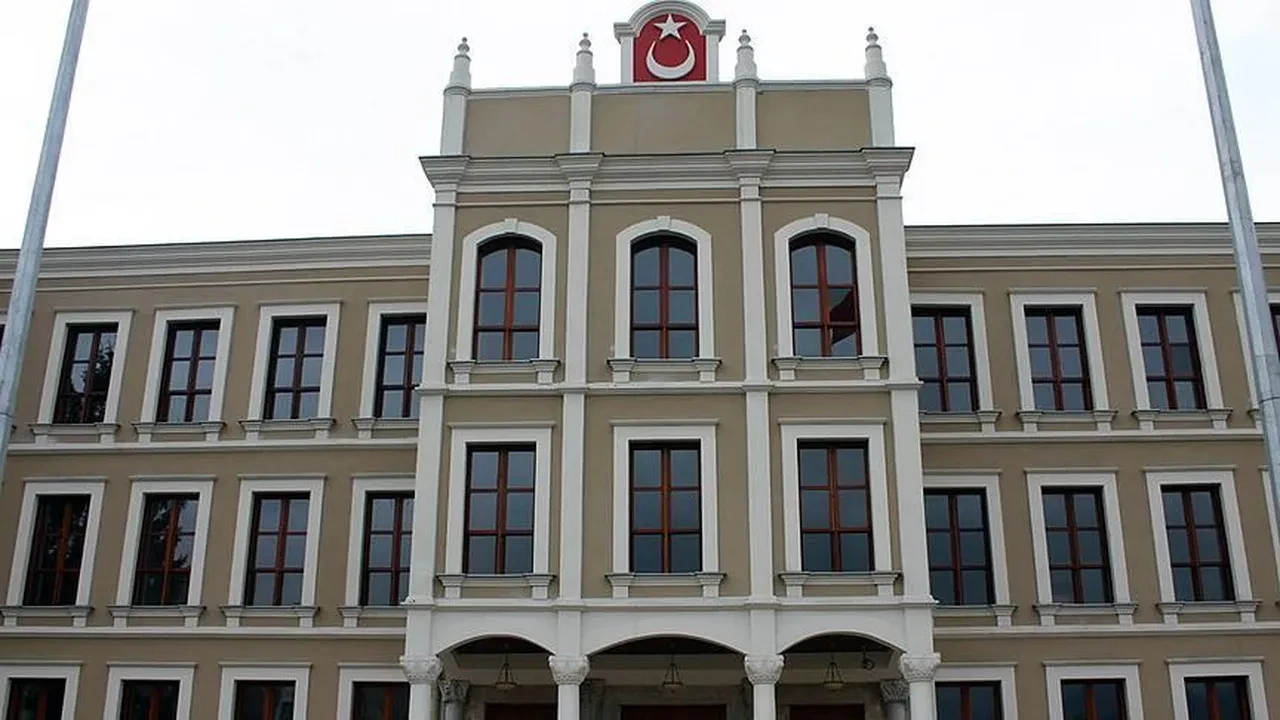 Kar tatili yarın da sürecek! Bir ilimizde okullar tatil edildi