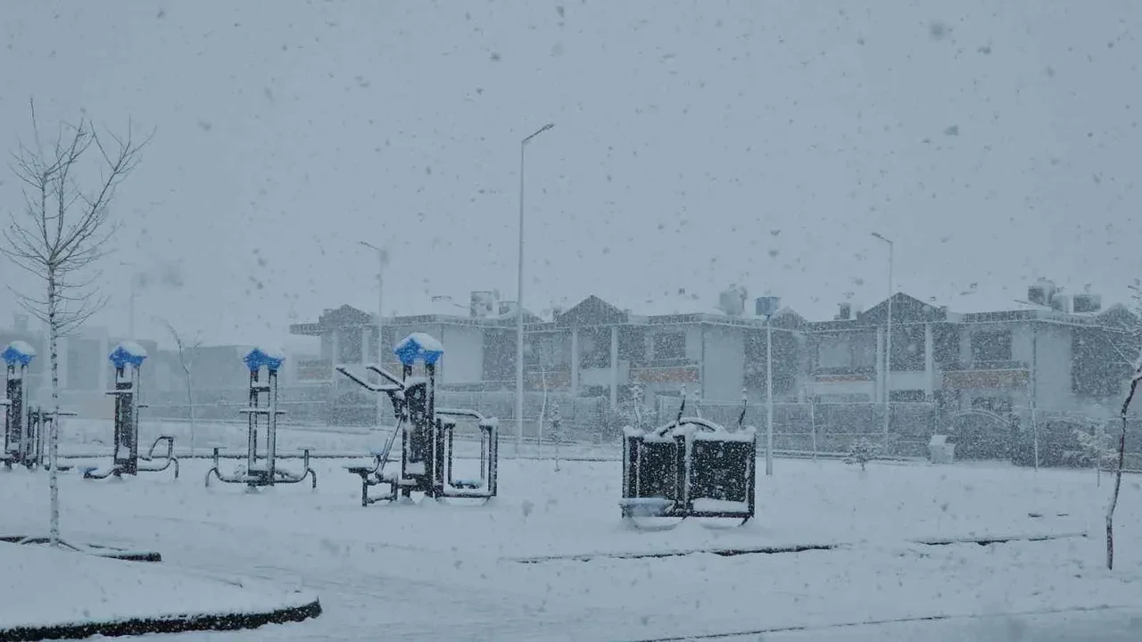 Kayseri’de okullar tatil mi? 30 Aralık kar yağışı nedeniyle Kayseri’de kar tatili beklentisi vardı