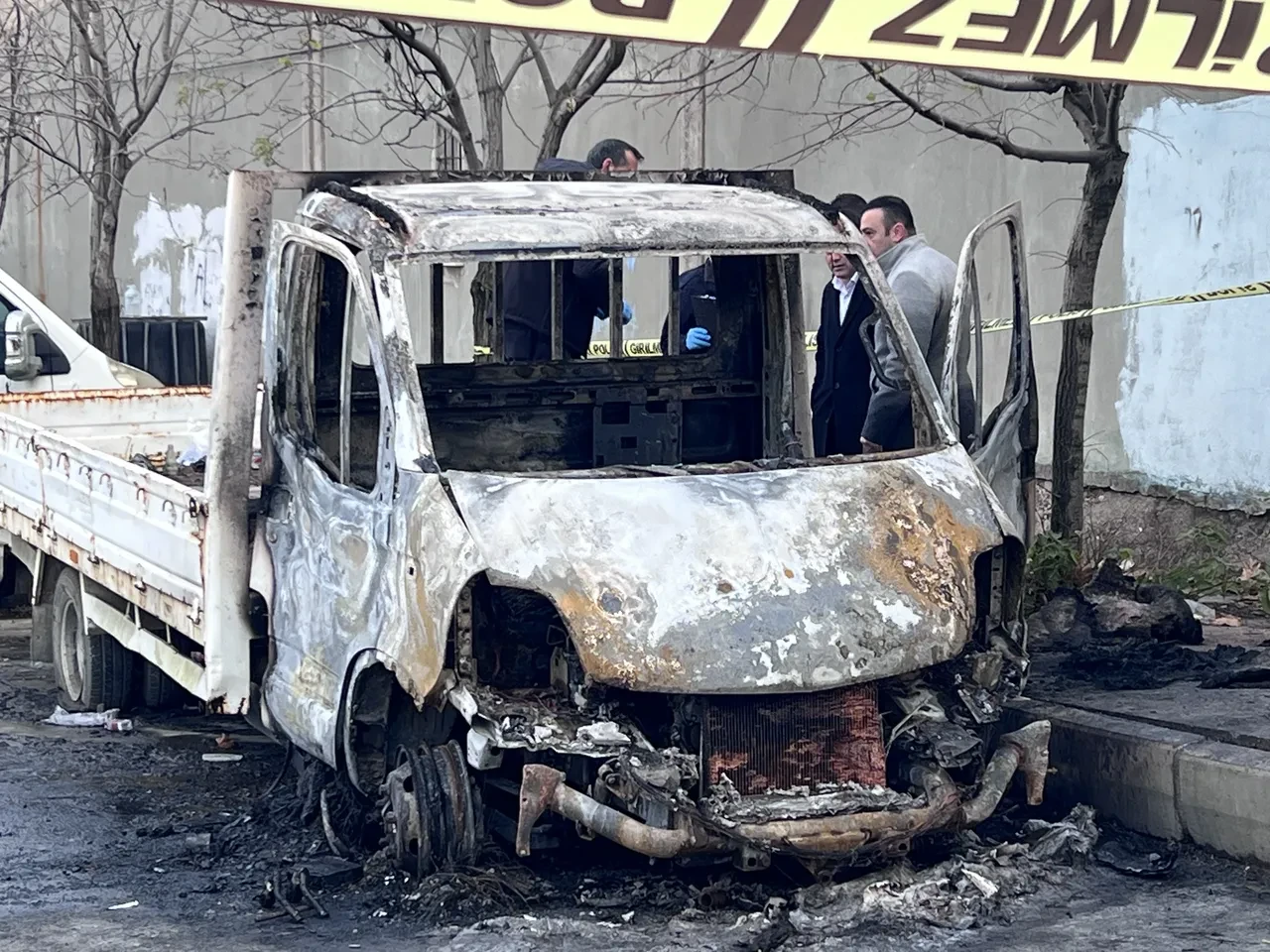 Sığındığı araçta feci şekilde yanarak can verdi!