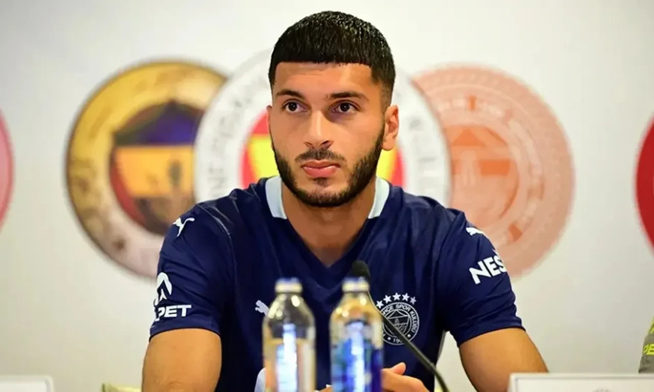 Trabzonspor tekliflerini sundu! Galatasaray ve Fenerbahçe'den iki oyuncu için geri sayım