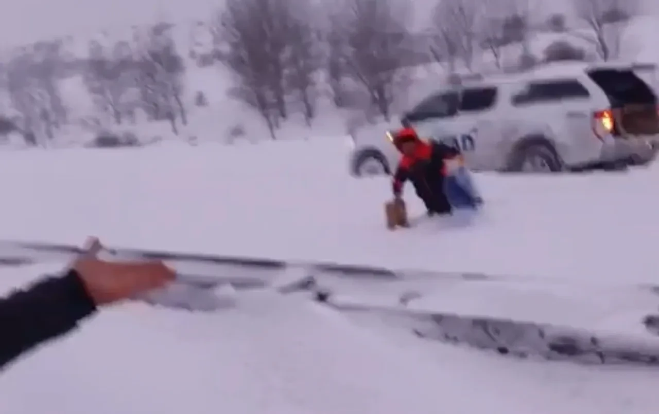Yoğun kar yağışı ulaşıma engel oluyor: D-100 Devlet Yolu'nun Gerede-Karabük il sınırı kapandı