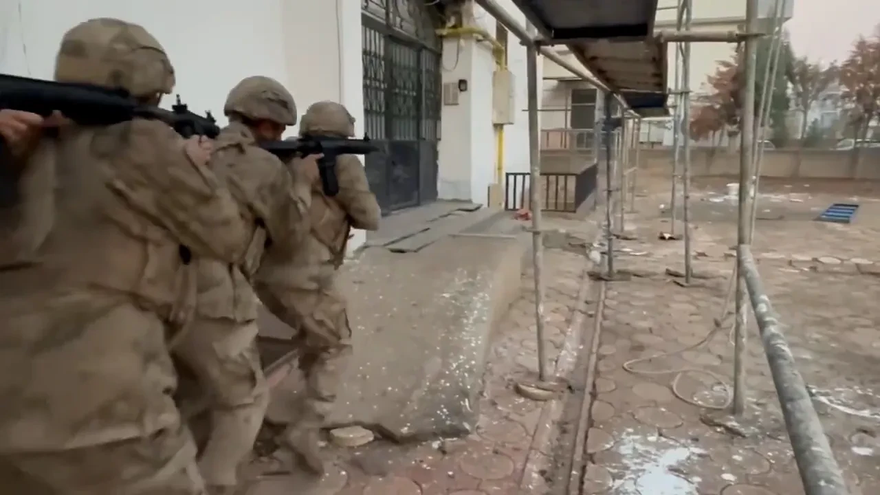 23 ilde yasa dışı bahis operasyonu! 6 milyarlık hesap hacmi tespit edildi 